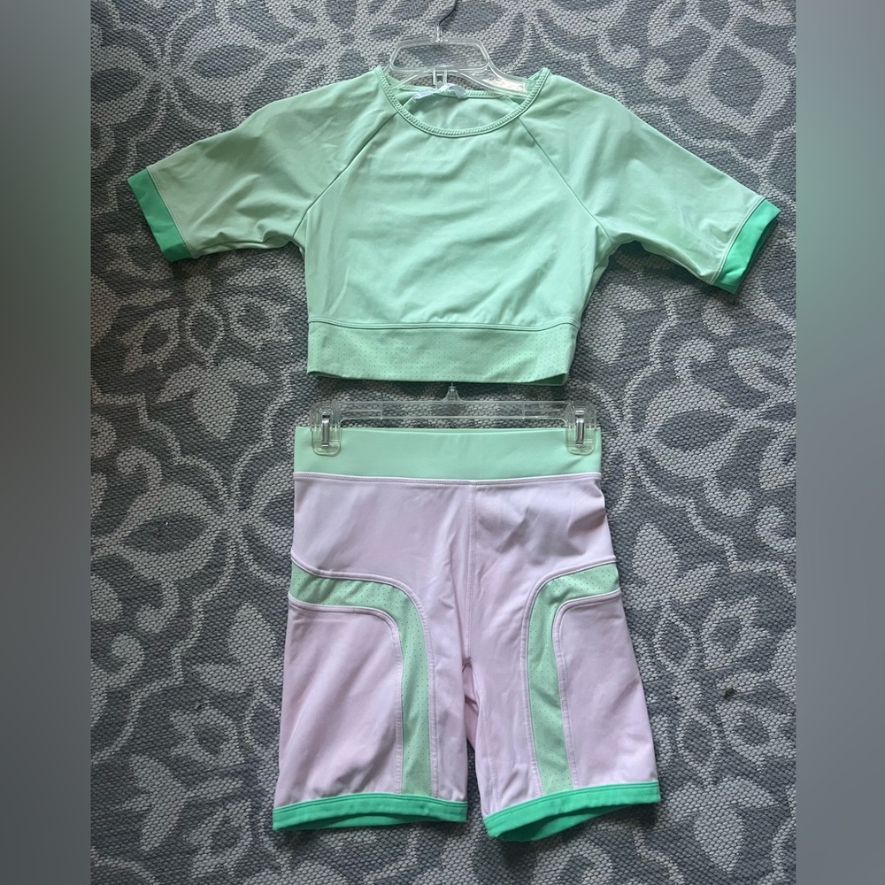 Fabletics workout set - biker shorts/short sleeve shirt, small, mint green/pink